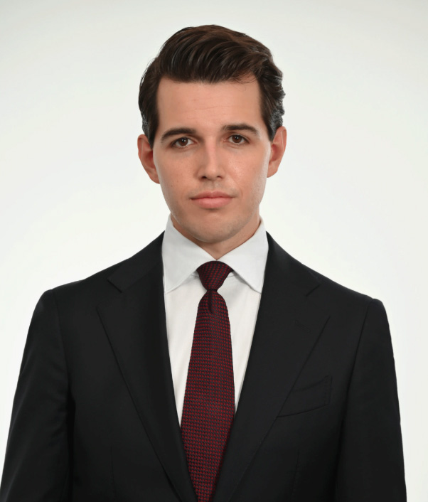 Headshot in photography showing a professional portrait with clean background and natural lighting for branding and profile use